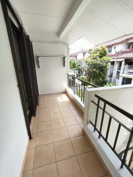 Townhouse for Sale in Petaling Jaya (Selangor) - Kelvin . - Balcony - PropertyGuru.com.my