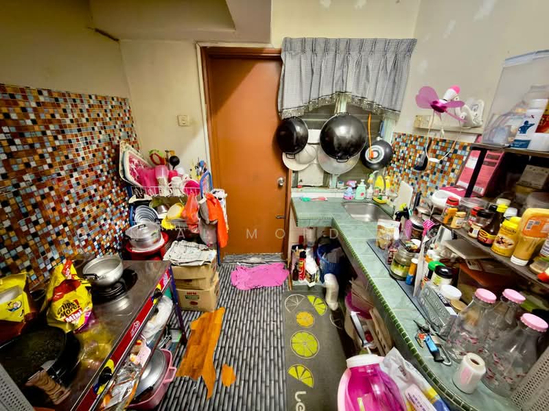 Pangsapuri untuk Dijual di Saujana Ria / Sri Saujana - Danial Mohd Zaki - Kitchen - PropertyGuru.com.my