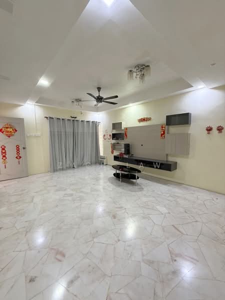2-storey Terraced House for Sale in Taman Desa Cemerlang (Ulu Tiram) - Zach Law - Living Room - PropertyGuru.com.my
