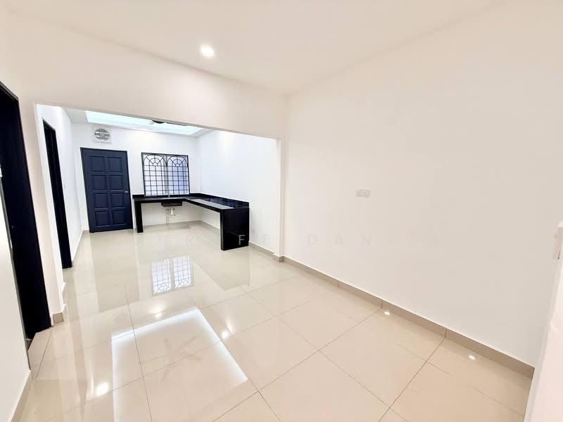 2-storey Terraced House for Sale in Bandar Tasik Kesuma (Beranang) - Ashraff Daniel - Kitchen - PropertyGuru.com.my