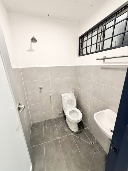 2-storey Terraced House for Sale in Bandar Tasik Kesuma (Beranang) - Ashraff Daniel - Bathroom - PropertyGuru.com.my