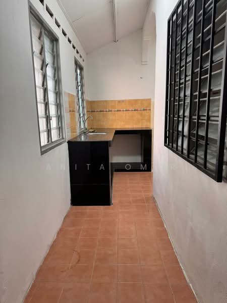 Terraced House for Sale in Taman Intan Perdana (Si Rusa) - Anita Omar - Kitchen - PropertyGuru.com.my