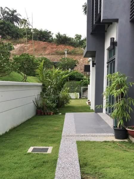 Rumah Teres 3 Tingkat untuk Dijual di Cyberjaya (Selangor) - Salawati Busro - Exterior - PropertyGuru.com.my