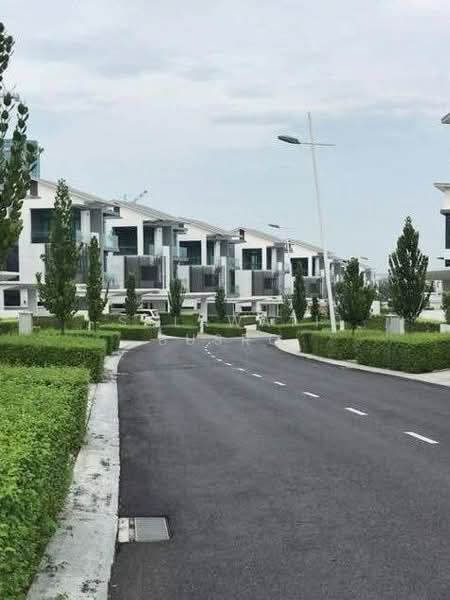 Rumah Teres 3 Tingkat untuk Dijual di Cyberjaya (Selangor) - Salawati Busro - Exterior - PropertyGuru.com.my