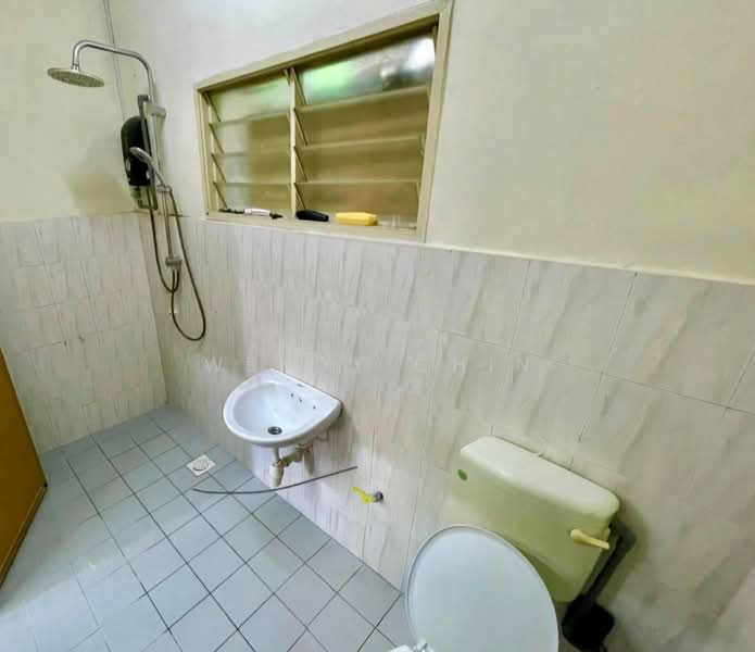 Rumah Teres 1 Tingkat untuk Dijual di Saujana Puchong (Puchong) - Wendy Chin - Bathroom - PropertyGuru.com.my