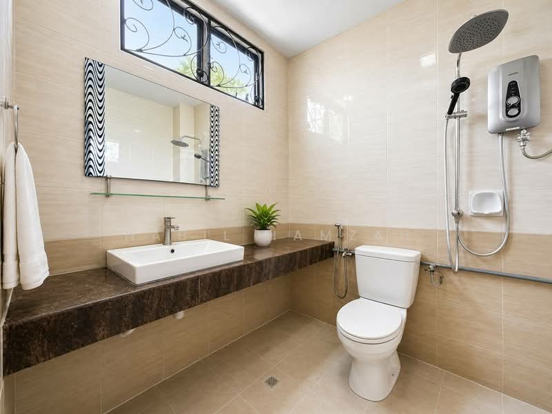 Rumah Teres 2 Tingkat untuk Dijual di Kampung Batu Belah (Klang) - Nabil Hamzah - Bathroom - PropertyGuru.com.my