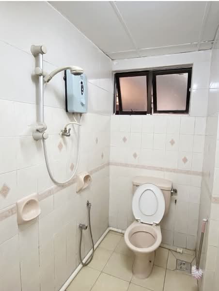 Kondominium untuk Disewa di Vista Komanwel A - CK Yee - Bathroom - PropertyGuru.com.my