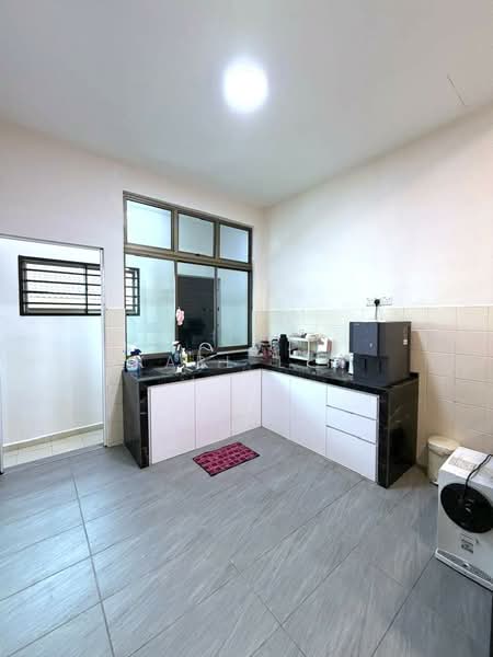 Rumah Teres 1 Tingkat untuk Dijual di Taman Puteri Wangsa (Ulu Tiram) - Karl Lim - Kitchen - PropertyGuru.com.my