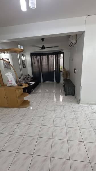 Pangsapuri untuk Disewa di Pangsapuri Ria Apartment C (Ruby Tower) - Hidayah . - Living Room - PropertyGuru.com.my