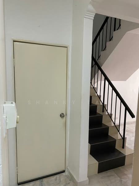 Rumah Teres untuk Dijual di Bandar Sungai Long (Selangor) - Shanny Tan - Entrance - PropertyGuru.com.my