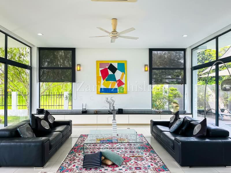 Bungalow for Sale in Mines Resort City (Seri Kembangan) - Priscilla Tan - Living Room - PropertyGuru.com.my