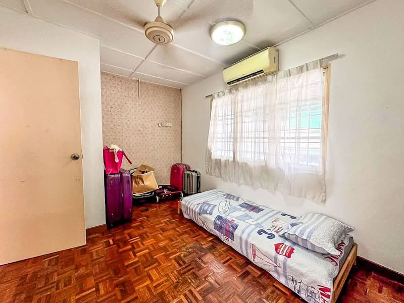 Rumah Teres 2 Tingkat untuk Dijual di Bandar Kinrara Seksyen 2 (Bandar Kinrara) - Izzat Zamros - Bedroom - PropertyGuru.com.my