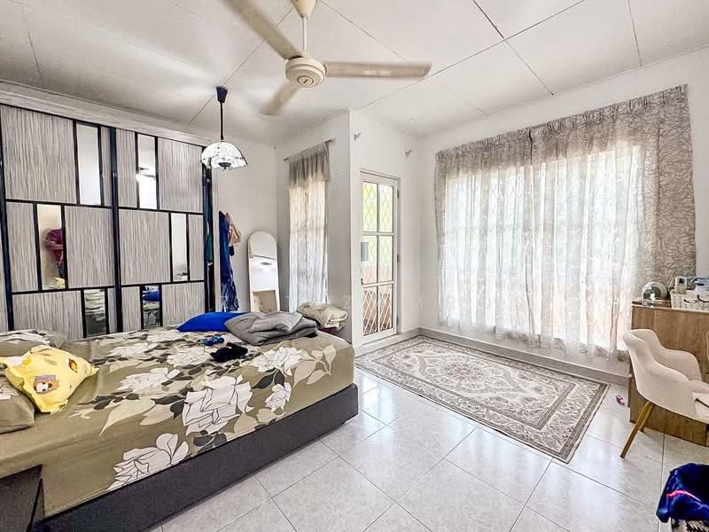 Rumah Teres 2 Tingkat untuk Dijual di Bandar Kinrara Seksyen 2 (Bandar Kinrara) - Izzat Zamros - Bedroom - PropertyGuru.com.my