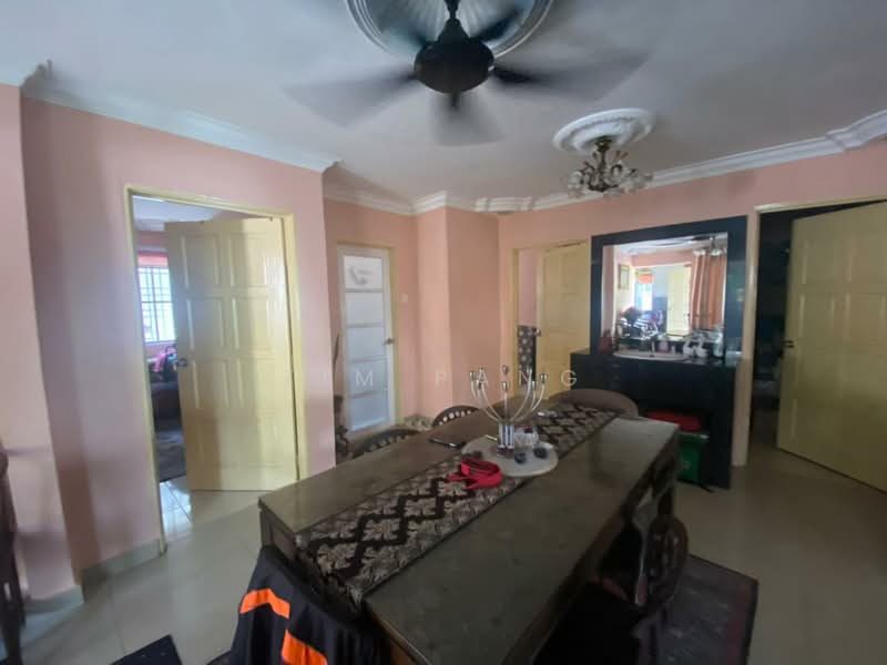 2-storey Terraced House for Sale in Taman Equine (Seri Kembangan) - Tim Pang - Dining Room - PropertyGuru.com.my