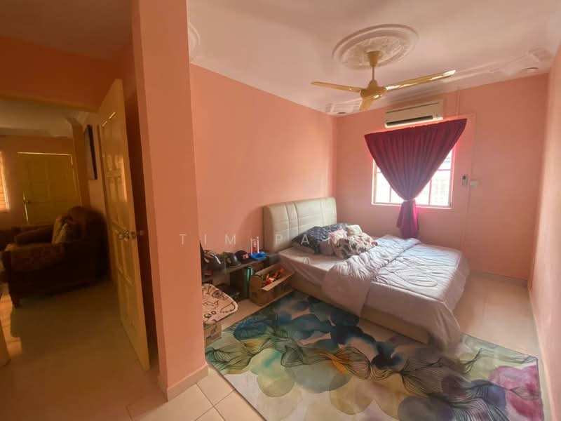 2-storey Terraced House for Sale in Taman Equine (Seri Kembangan) - Tim Pang - Bedroom - PropertyGuru.com.my
