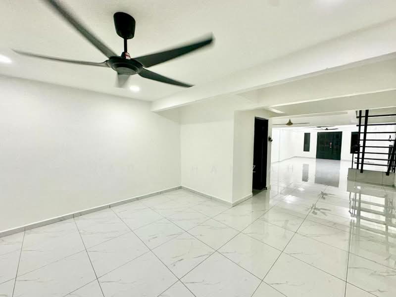 2-storey Terraced House for Sale in Taman Sri Andalas (Klang) - Nabil Hamzah - Living Room - PropertyGuru.com.my