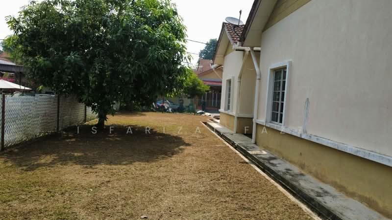 1-storey Terraced House for Sale in Batu Arang (Selangor) - Isfarizal fazz - Exterior - PropertyGuru.com.my