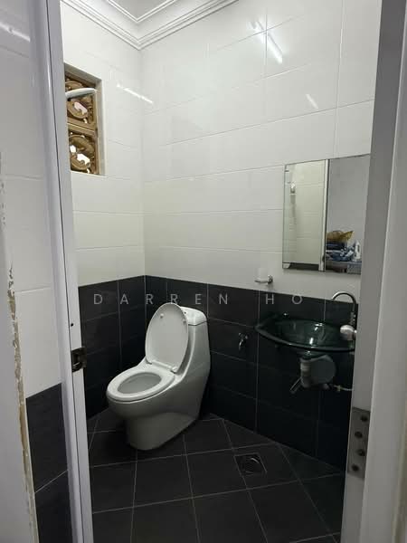 Semi-Detached House for Sale in Taman Megah Ria (Masai) - Darren Ho - Bathroom - PropertyGuru.com.my