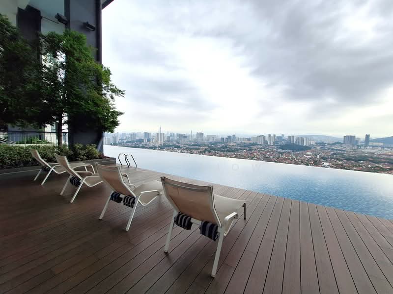 Kondominium untuk Dijual di Waltz Residences - Lily Siow - Waltz Residences - Sky infinity pool - PropertyGuru.com.my