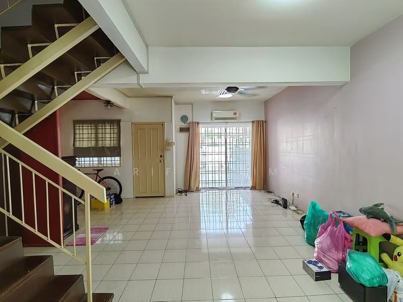 2-storey Terraced House for Sale in Bandar Putra Permai (Seri Kembangan) - Arif Halim - PropertyGuru.com.my