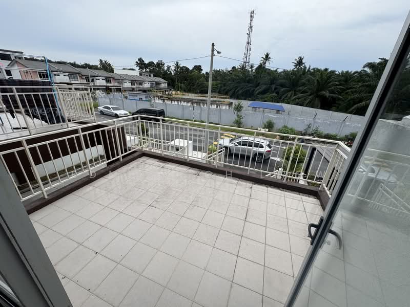 2-storey Terraced House for Sale in Batang Kali (Selangor) - Edmund CH Leow - Balcony - PropertyGuru.com.my