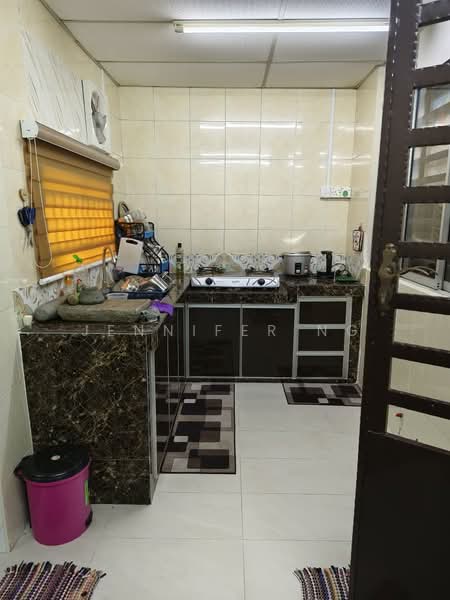 Rumah Teres untuk Dijual di Taman Kluang Indah (Kluang) - Jennifer Ng - Kitchen - PropertyGuru.com.my
