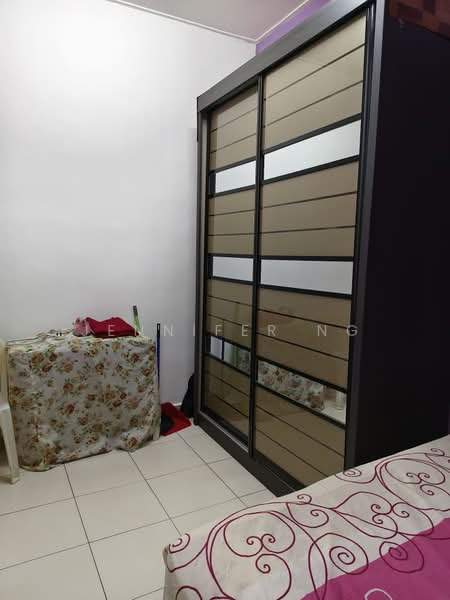 Rumah Teres untuk Dijual di Taman Kluang Indah (Kluang) - Jennifer Ng - Bedroom - PropertyGuru.com.my