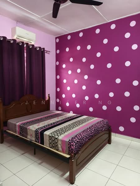 Rumah Teres untuk Dijual di Taman Kluang Indah (Kluang) - Jennifer Ng - Bedroom - PropertyGuru.com.my