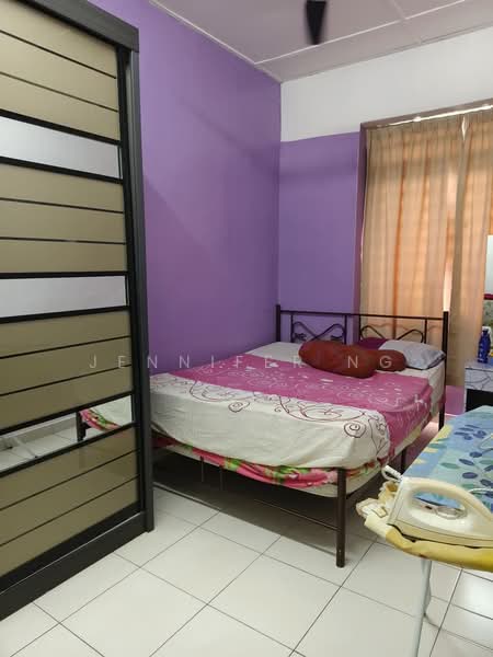 Rumah Teres untuk Dijual di Taman Kluang Indah (Kluang) - Jennifer Ng - Bedroom - PropertyGuru.com.my