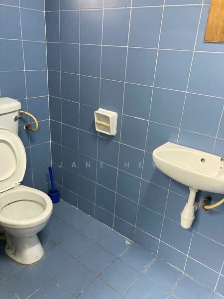 Pejabat untuk Disewa di Wangsa Maju (Kuala Lumpur) - Jane Hew - Bathroom - PropertyGuru.com.my