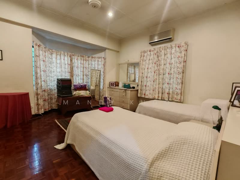 Rumah Teres 2 Tingkat untuk Dijual di Taman TAR (Tun Abdul Razak) (Ampang) - Mandy Khoo - Bedroom - PropertyGuru.com.my