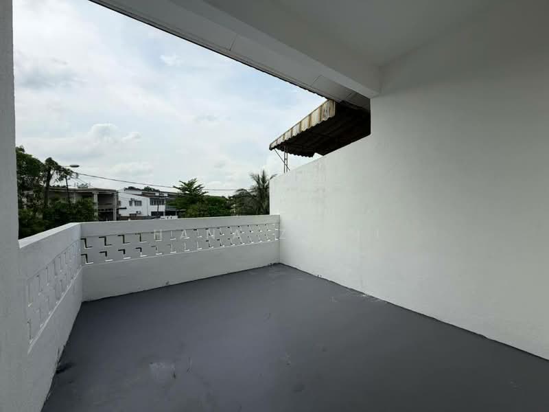 2-storey Terraced House for Sale in Taman Setia (Klang) - Hana Zaini - Balcony - PropertyGuru.com.my