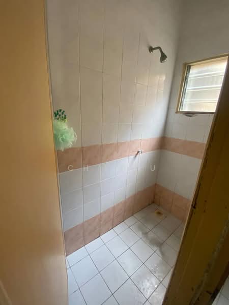 Flat for Sale at Flat PKNS Section 7 - Chi Hau - Bathroom - PropertyGuru.com.my