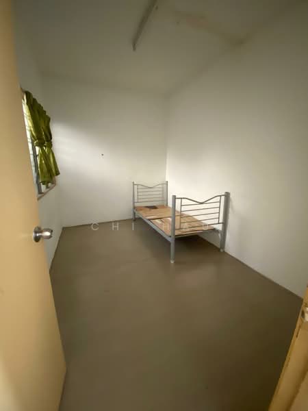 Flat for Sale at Flat PKNS Section 7 - Chi Hau - Bedroom - PropertyGuru.com.my