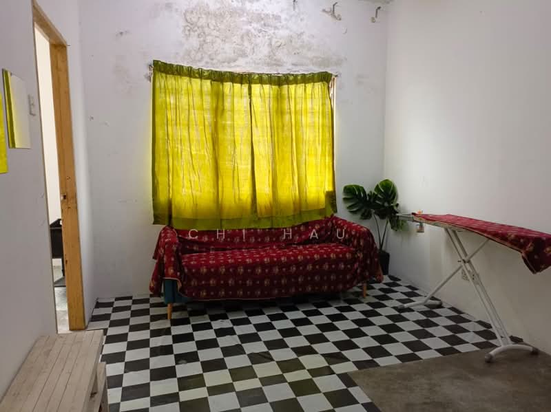 Flat for Sale at Flat PKNS Section 7 - Chi Hau - Living Room - PropertyGuru.com.my