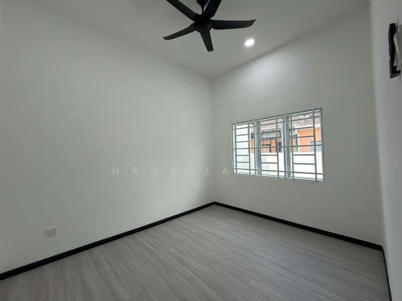 1-storey Terraced House for Sale in Taman Senawang Indah (Senawang) - Hana Zaini - Interior - PropertyGuru.com.my