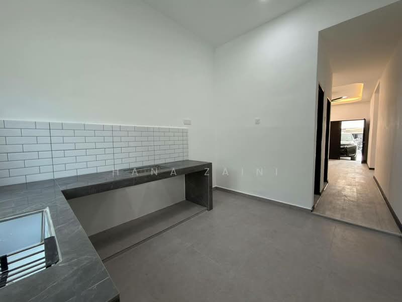 1-storey Terraced House for Sale in Taman Senawang Indah (Senawang) - Hana Zaini - Kitchen - PropertyGuru.com.my