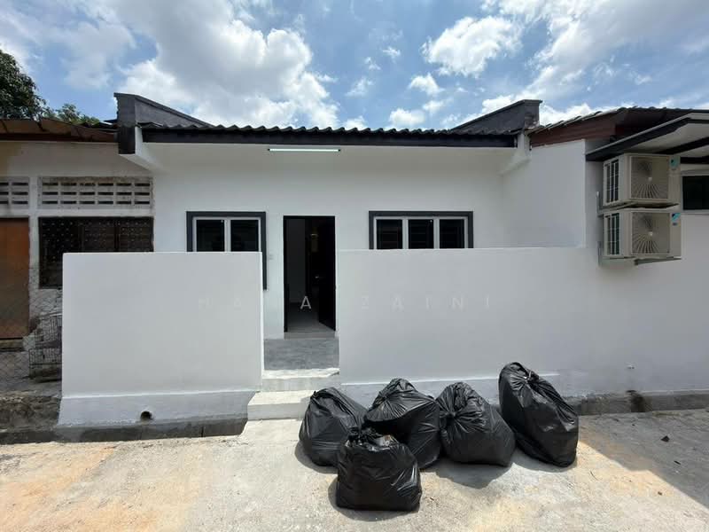 1-storey Terraced House for Sale in Taman Senawang Indah (Senawang) - Hana Zaini - Exterior - PropertyGuru.com.my