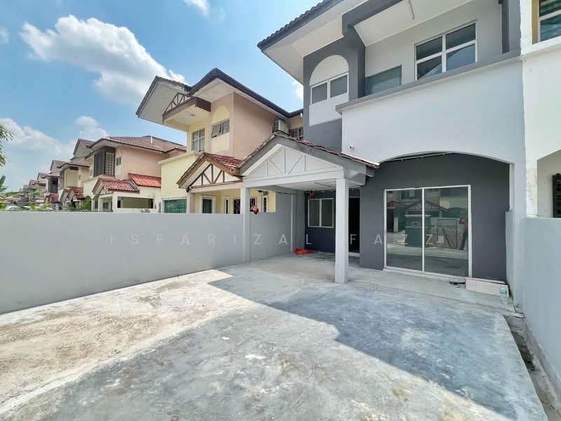 Rumah Teres 2 Tingkat untuk Dijual di Bandar Puncak Alam (Puncak Alam) - Isfarizal fazz - Exterior - PropertyGuru.com.my