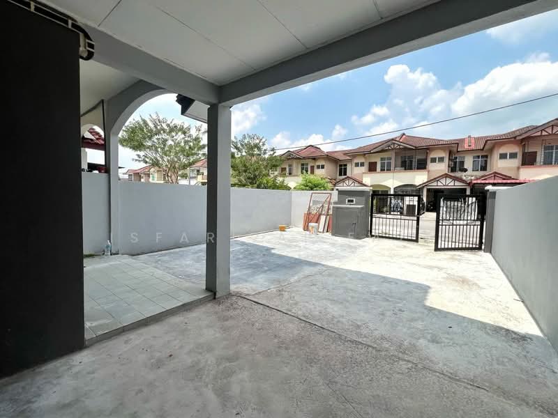 Rumah Teres 2 Tingkat untuk Dijual di Bandar Puncak Alam (Puncak Alam) - Isfarizal fazz - Exterior - PropertyGuru.com.my