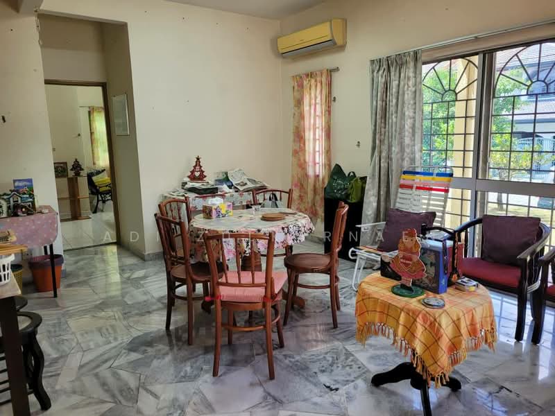 Rumah Teres untuk Dijual di Usj 13 (Subang Jaya) - Adi Zulkarnaen - Dining Room - PropertyGuru.com.my