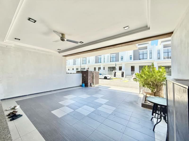 Rumah Teres 2 Tingkat untuk Dijual di Taman Bukit Kepayang (Bukit Kepayang) - Nabil Hamzah - Exterior - PropertyGuru.com.my