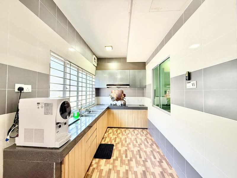 Rumah Teres 2 Tingkat untuk Dijual di Taman Bukit Kepayang (Bukit Kepayang) - Nabil Hamzah - Kitchen - PropertyGuru.com.my