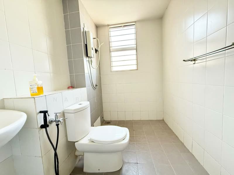 Rumah Teres 2 Tingkat untuk Dijual di Taman Bukit Kepayang (Bukit Kepayang) - Nabil Hamzah - Bathroom - PropertyGuru.com.my