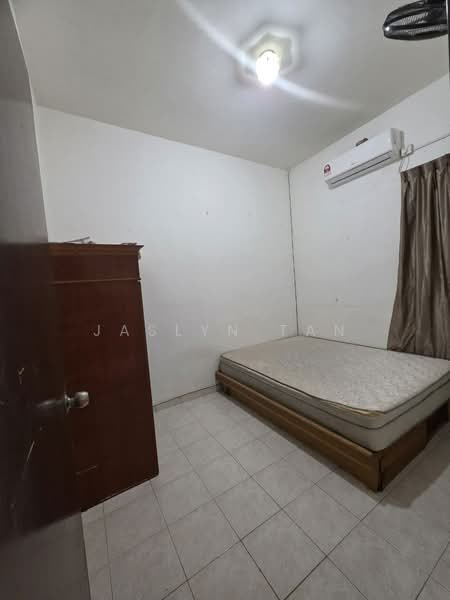Rumah Teres 2 Tingkat untuk Dijual di Taman Setia Indah (Tebrau) - Jaslyn Tan - Bedroom - PropertyGuru.com.my