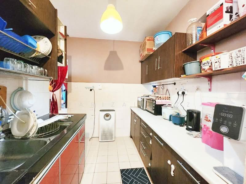 Apartment for Sale at Laguna Biru - Isfarizal fazz - Kitchen - PropertyGuru.com.my