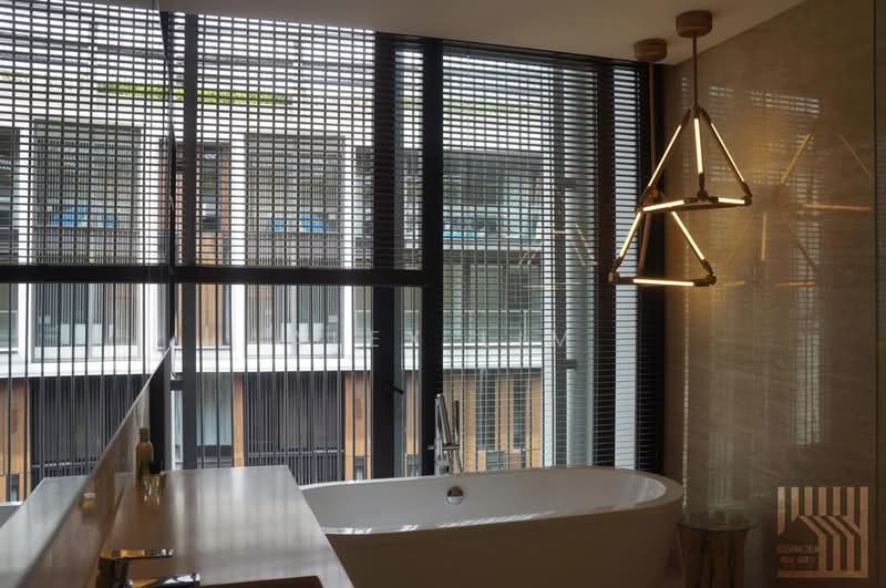 Kondominium untuk Disewa di Shorefront Residences - Alex Lim - Bathroom - PropertyGuru.com.my