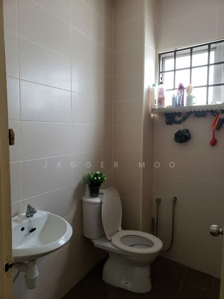 Rumah Teres 2 Tingkat untuk Dijual di Taman Uda Jaya (Ampang) - Jagger Moo - Bathroom - PropertyGuru.com.my