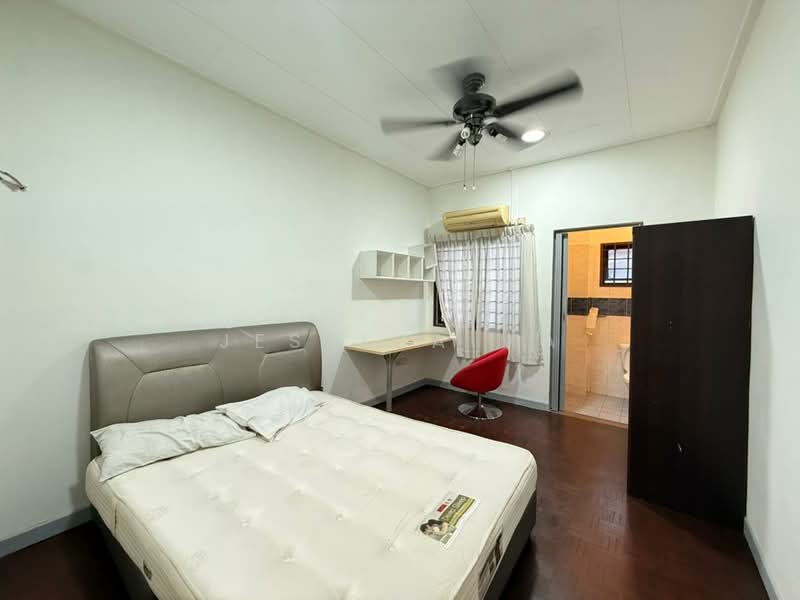 2-storey Terraced House for Rent in Permas Jaya (Johor Bahru) - Jessica Ma - Bedroom - PropertyGuru.com.my