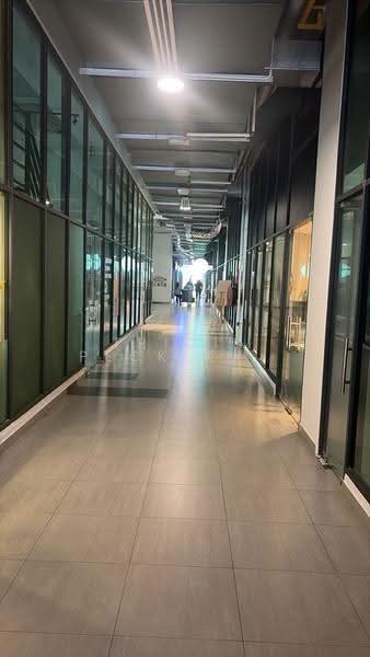 Kedai untuk Disewa di Subang Jaya (Selangor) - Tricia Peck Kwan Lim - Corridor - PropertyGuru.com.my